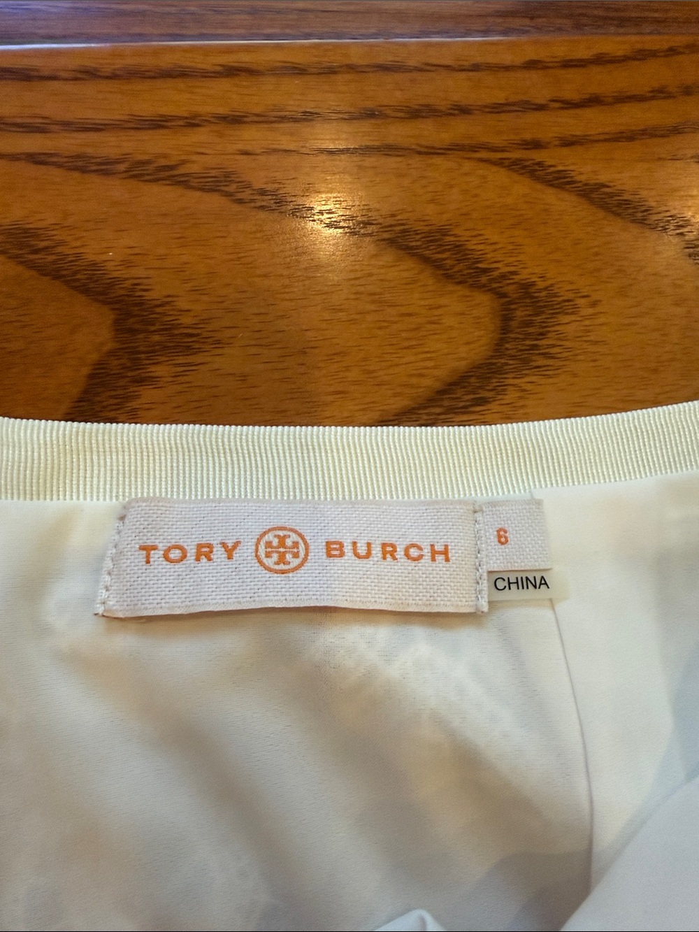 Tory Burch size small Elegant White Lace Pencil Skirt size 6 - Picture 5 of 9